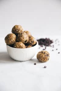 peanut butter energy balls with protein powder,protein peanut butter balls bodybuilding,protein peanut butter oatmeal balls,protein peanut butter balls low carb