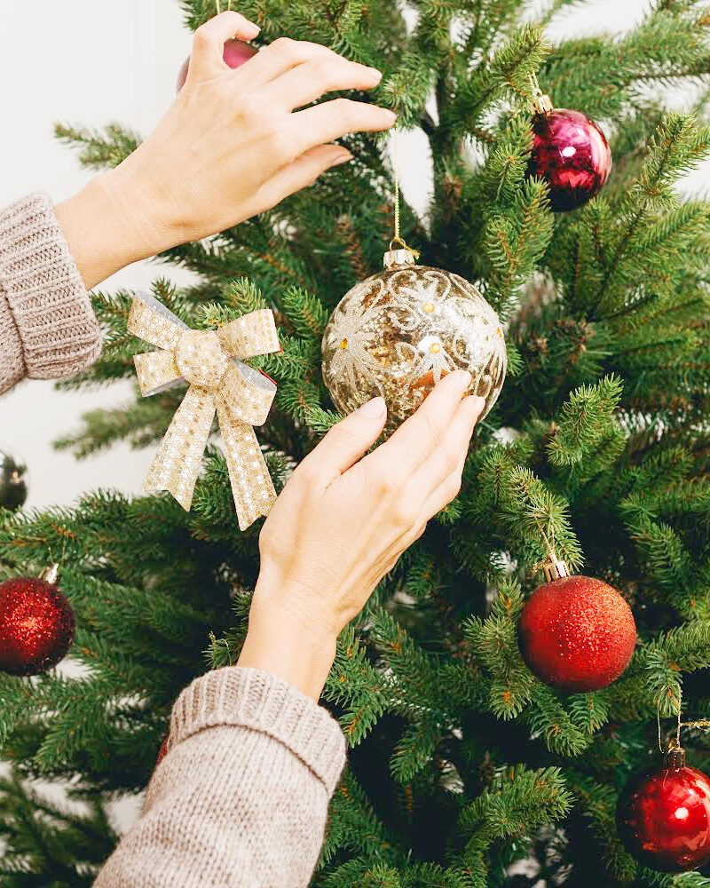 6 Strategies to Set Realistic Expectations for Christmas Gifts