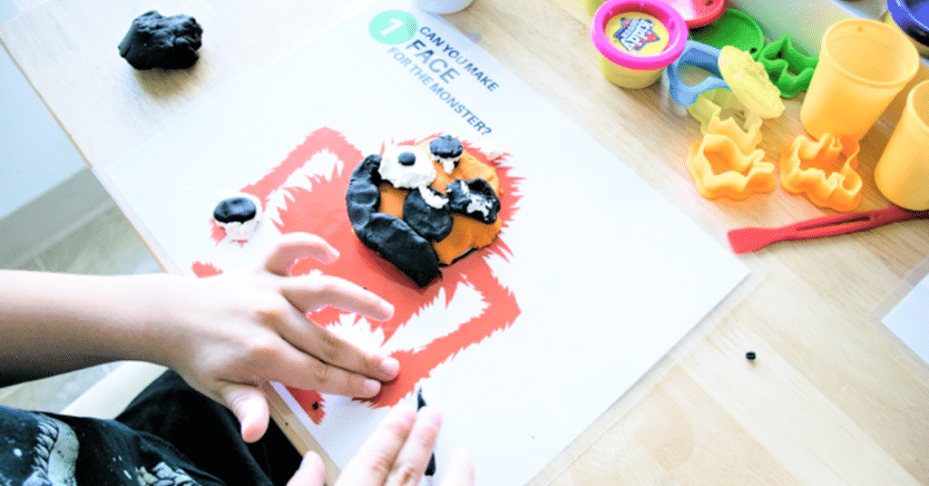 These 10 FREE Fall themed playdough mats are a great learning tool to teach your child all about numbers, and have some fun too!