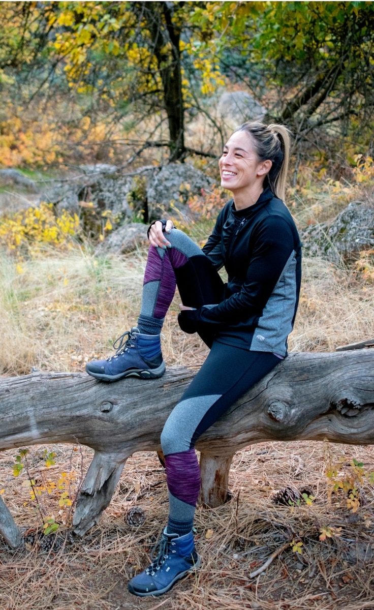 If you are looking for a fitness subscription service that is affordable and convenient, then Ellie is for you! October's box is a hiker's dream! Perfect for Fall adventures!